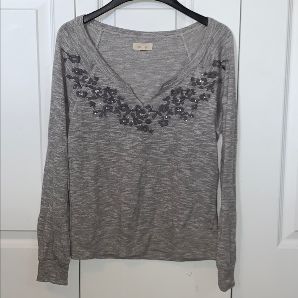 Aerie v neck pull over with embellishment